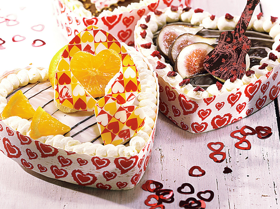 Moule à pâtisserie coeur blanc avec coeurs rouges papier jetable 13 x 3,5 cm