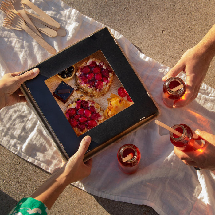 Plateau de service durable pour vos réceptions, fabriqué à partir de feuilles de palmier avec fenêtre transparente, LEEF, 27 × 27 × 5,5 cm