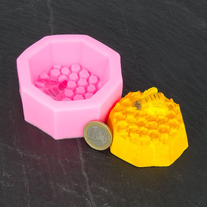 Moule silicone abeille - rose 8x7x4cm